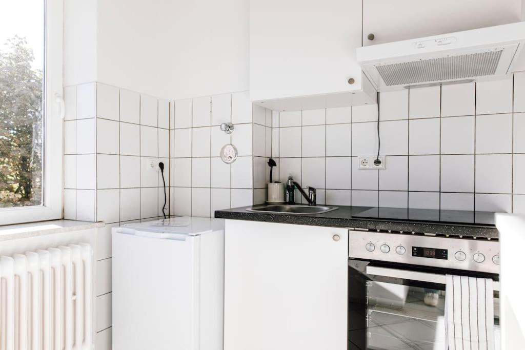 Komplett Neu: 2-Zi Zentral Im Altbau. 24H-Checkin キール エクステリア 写真