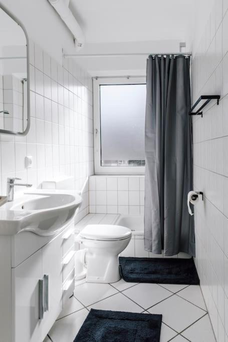 Komplett Neu: 2-Zi Zentral Im Altbau. 24H-Checkin キール エクステリア 写真